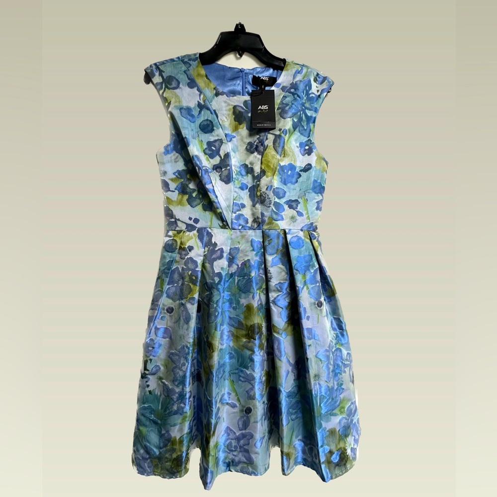 Classic floral dress.  Brand new with tags.  Size 6